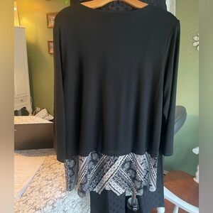 Black& White J.Jill long sleeve slimming blouse L